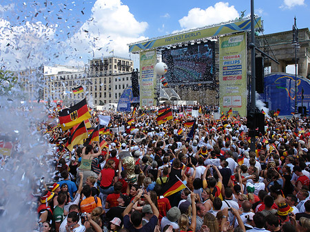 Foto Konfetti Parade - Nationalmannschaft - Berlin