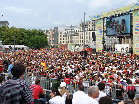 Leinwand und Fans Fotos