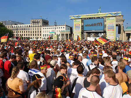Foto Fanfest - Menchenmasse - Berlin