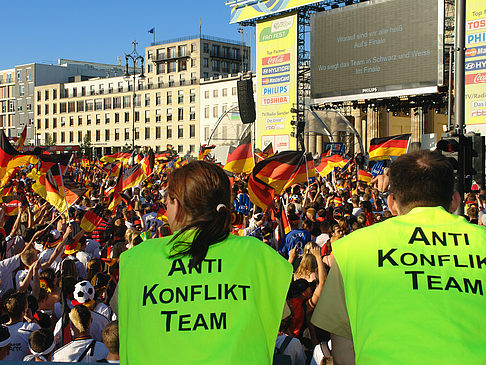 Anti Konflikt Team - Fanfest Fotos