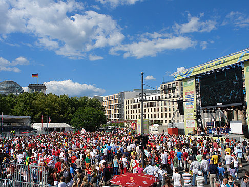 Foto Fanmeile am Reichstag - Berlin