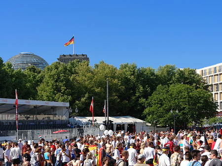 Fanmeile am Reichstag Fotos
