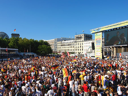 Fanmeile am Reichstag Fotos
