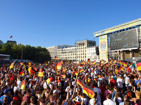 Fanmeile am Reichstag Foto 