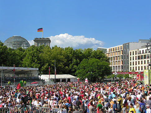 Fanmeile am Reichstag Fotos