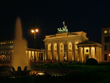 Brandenburger Tor bei Nacht Fotos
