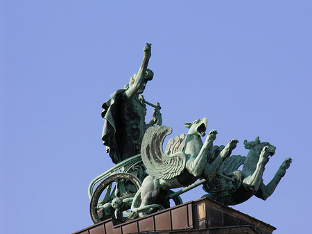 Statue