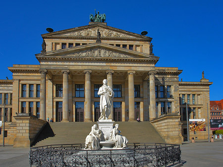Fotos Schillerdenkmal mit Konzerthaus | Berlin