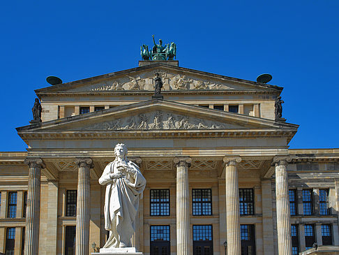 Fotos Schillerdenkmal mit Konzerthaus | Berlin