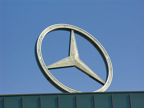 Mercedes-Stern Foto 