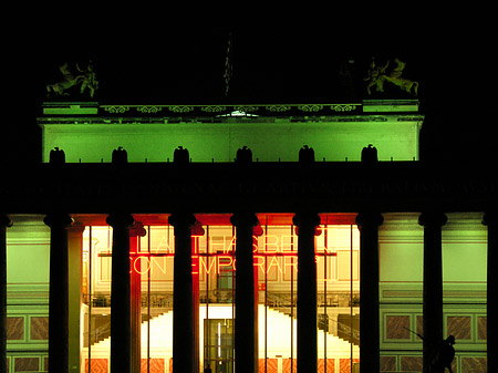 Foto Nationalgallerie bei Nacht - Berlin