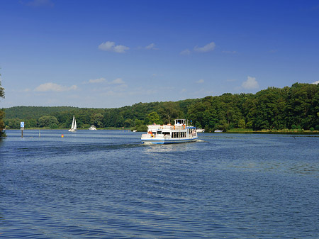 Schiffe an der Pfaueninsel Foto 