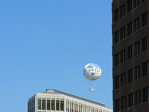 Ballon am Potsdamer Platz Fotos