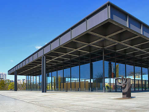 Terrasse an der Neuen Nationalgalerie Fotos