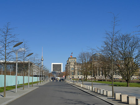 Paul-Löbe-Allee