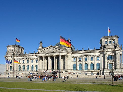Touristen am Reichstag Foto 