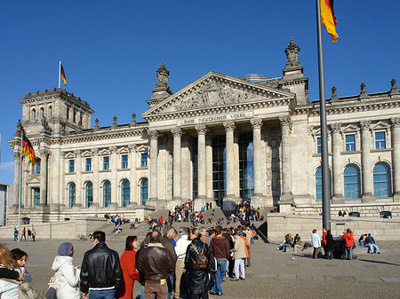 Touristen am Reichstag Foto 
