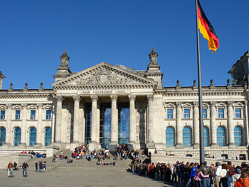 Touristen am Reichstag