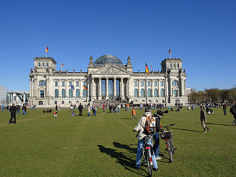 Fotos Touristen am Reichstag | Berlin