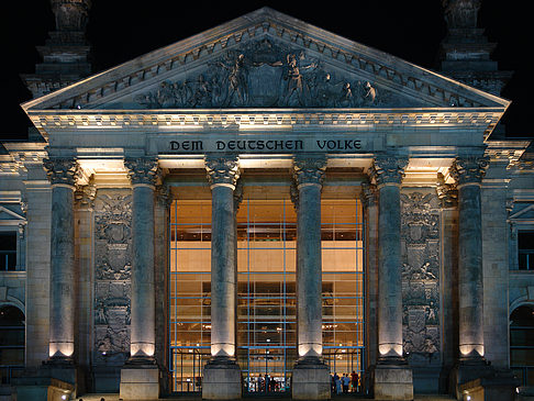Reichstag bei Nacht