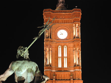 Foto Rotes Rathaus bei Nacht
