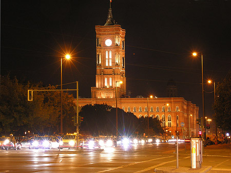 Foto Rotes Rathaus bei Nacht