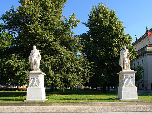 Foto Bebelplatz und Park