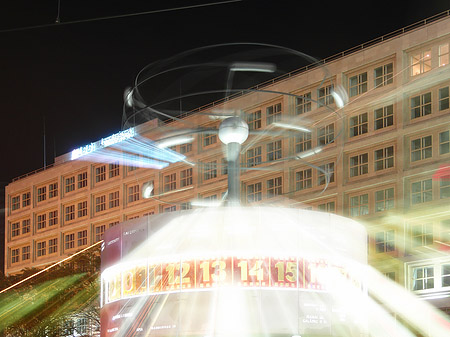 Weltzeituhr am Alexanderplatz Foto 