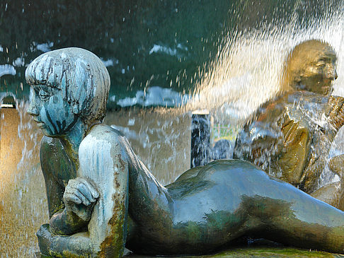 Fotos Figuren am Brunnen | Berlin