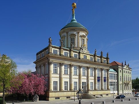 Rathaus mit Knobelsdorffhaus Foto 