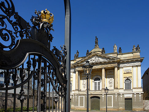 Tor vor der Garnisonkirche Foto 
