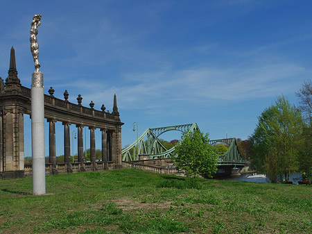 Fotos Säulen an der Glienicker Brücke