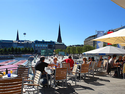 Brunchterrasse auf dem Alster Pavillon Foto 