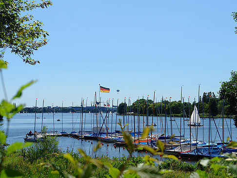 Foto Bootsverleih und Hafen auf der Außenalster