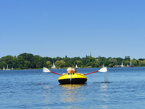 Kanufahrt auf der Außenalster
