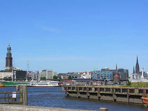 Panorama mit Hafen Foto 