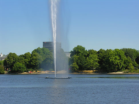 Fontäne auf der Binnenalster Fotos