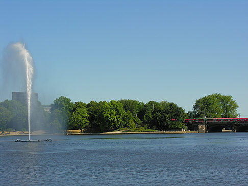Fotos Fontäne auf der Binnenalster | Hamburg