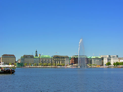 Foto Fontäne auf der Binnenalster - Hamburg