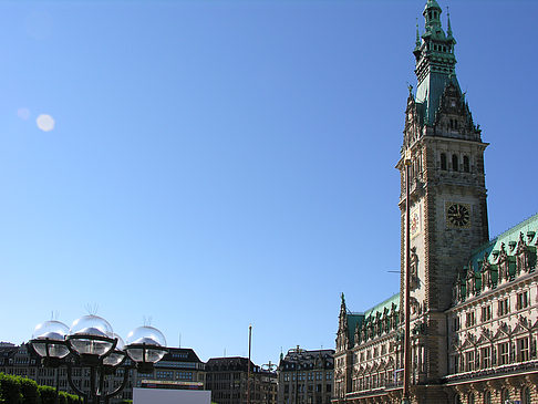 Rathaus von der Seite Fotos