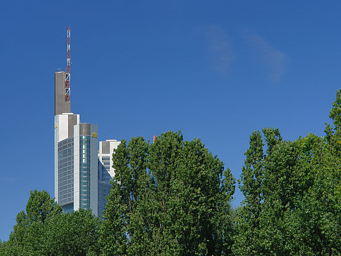 spitze vom commerzbanktower Fotos