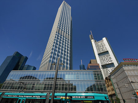 Eurotower neben Commerzbanktower Foto 