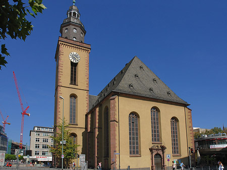 Foto Katharinenkirche mit Straße