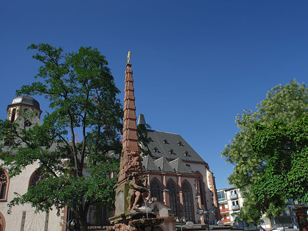 Liebfrauenkirche mit Liebfrauenbrunnen Fotos