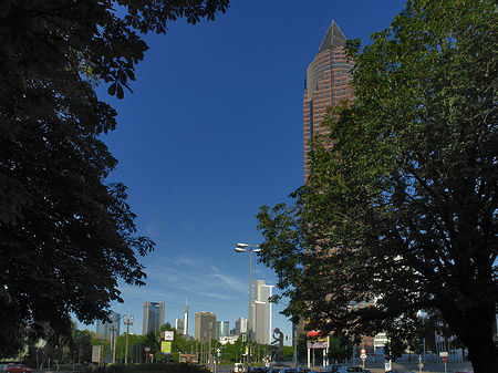 Foto Messeturm mit Skyline - Frankfurt am Main