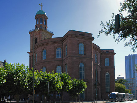 Paulskirche mit Busch Fotos