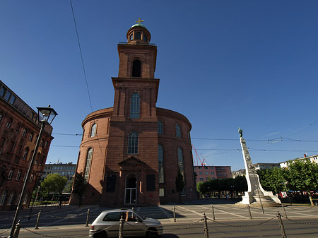 Foto Paulskirche mit Statue - Frankfurt am Main