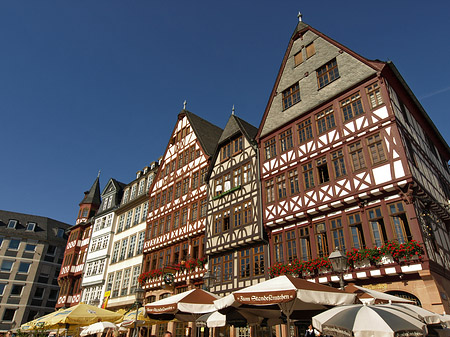 Römer mit Schirmen
