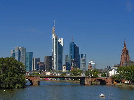 Foto Skyline von Frankfurt mit Alter Brücke - Frankfurt am Main