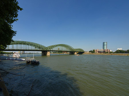 Fotos Hohenzollernbrücke reicht ans Kennedyufer | Köln